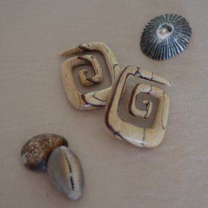 Tamarind Wood Square Spirals for Gauged Ear Piercing - Size 0